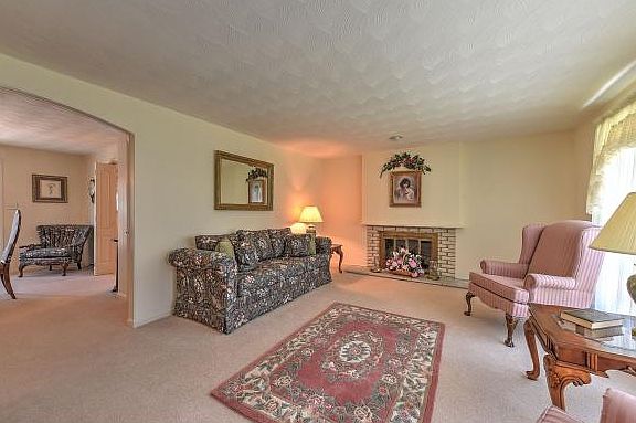 5th image of 16223 Mary St