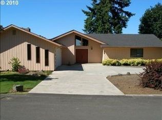 29865 Riverview Dr, Rainier, OR 97048