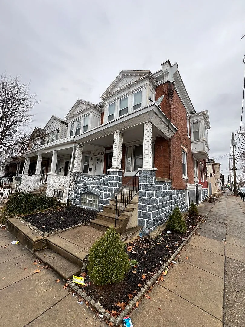 Locust St 6101 — Photo 2