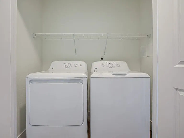 Bridger Court Apartments — Photo 15