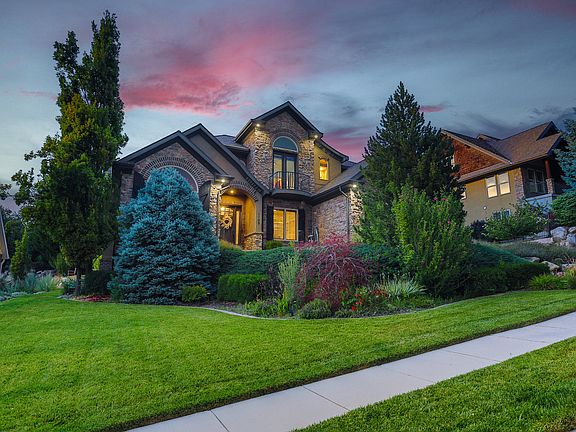 5th image of 1709 E Deer Crest Dr