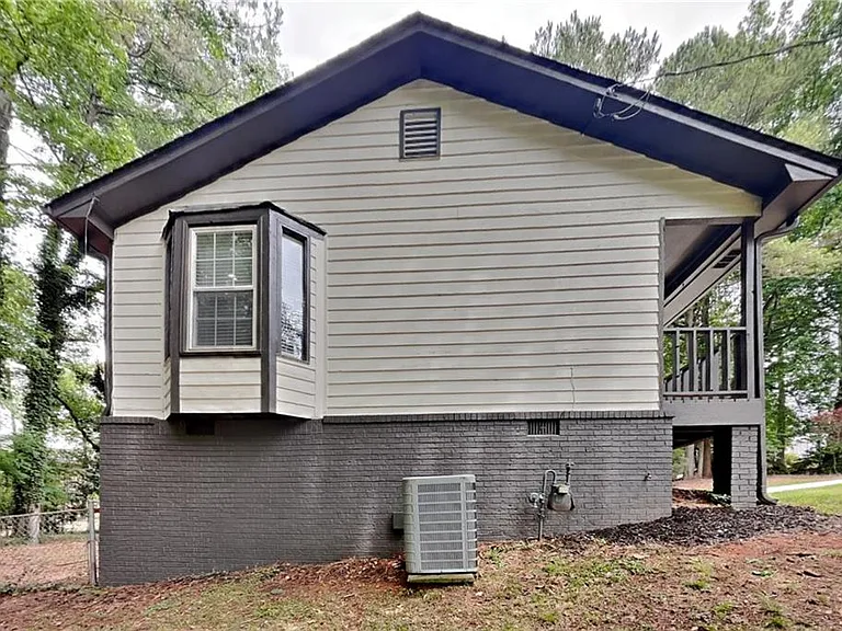 798 Brownlee Ln — Photo 15
