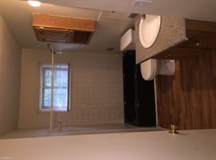 6123 Palmetto Dr, Mount Morris, MI 48458