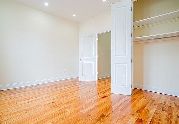 3rd image of 433 Rogers Ave #B