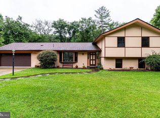 9907 Corsica St, Vienna, VA 22181