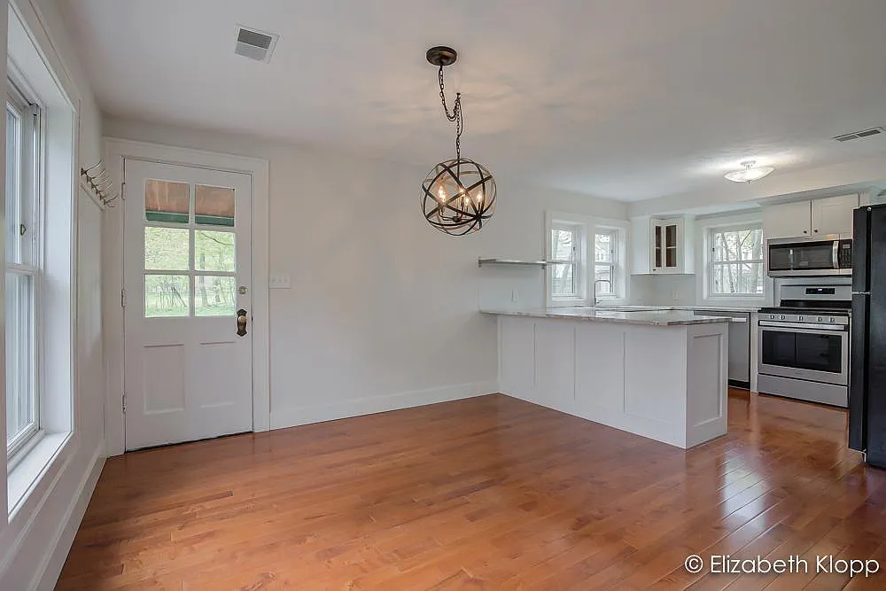 2021 Jefferson Dr SE — Photo 4
