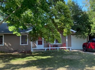 1904 Oakwood Dr, Fort Collins, CO 80521