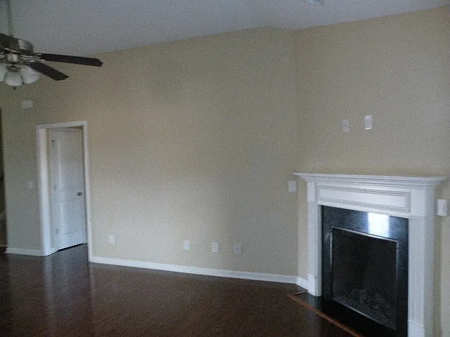 308 Lynden Ln — Photo 11