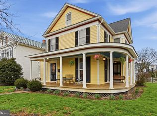 220 S Massanutten St, Strasburg, VA