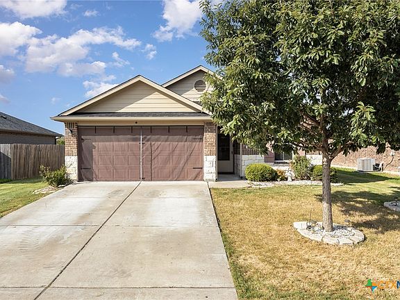 2nd image of 413 Camellia Dr