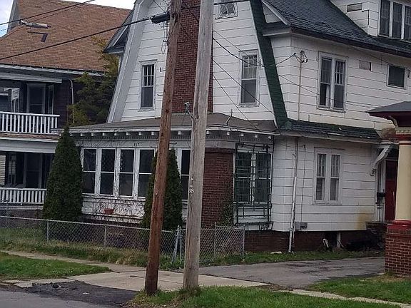 2nd image of 817 Onondaga Ave