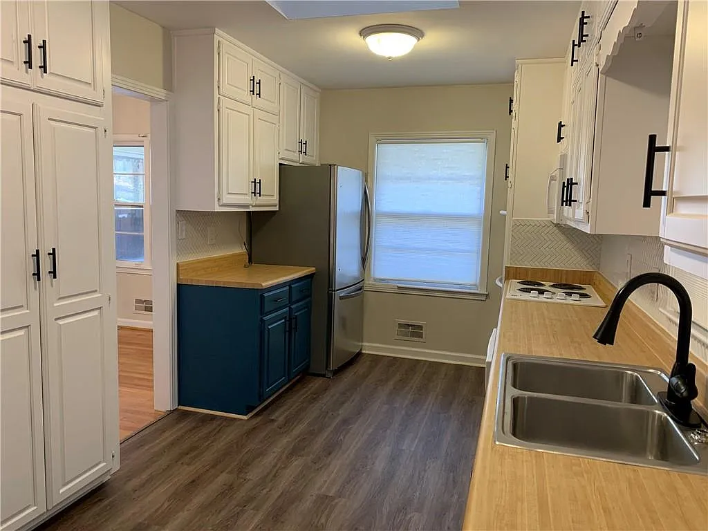 3 bed, 2.0 bath, 1680 sqft, $3,500 — Photo 4
