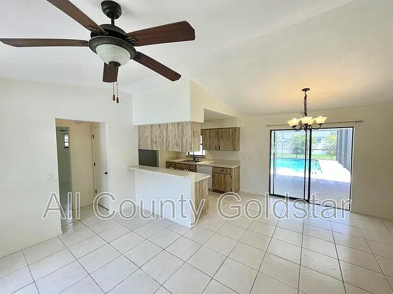 23185 Nancy Ave — Photo 2