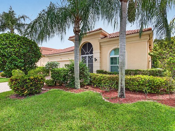 3rd image of 15832 Vivanco Street