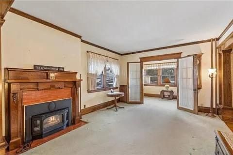 5th image of 708 Hawthorne Ave E