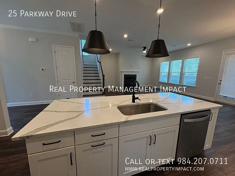25 Parkway Dr — Photo 14