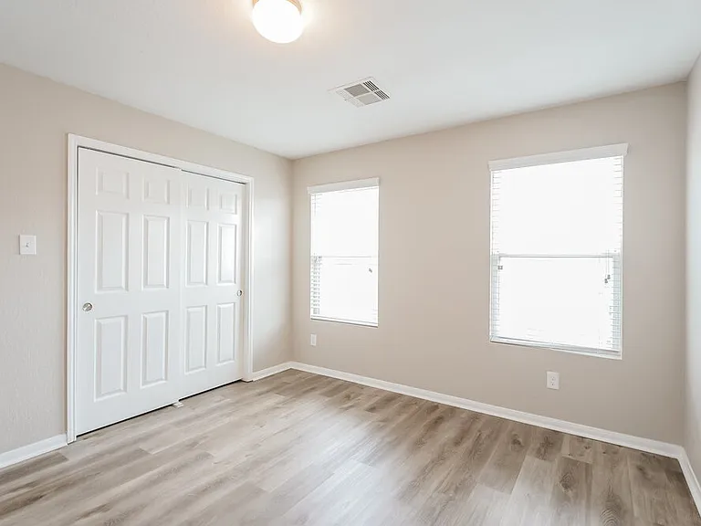 4930 Jarl Ct — Photo 13
