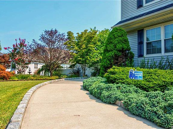 3rd image of 21 Nicole Ln