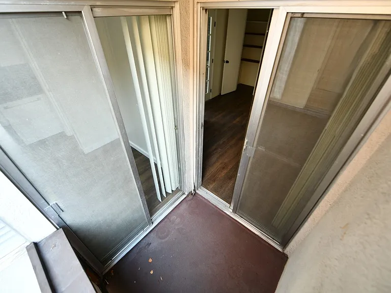 5401 Broadway Ter — Photo 16