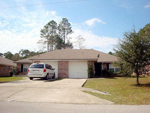 1st image of 33 Regent Ln