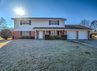 1319 Meadow Ln, Bartlesville, OK 74006