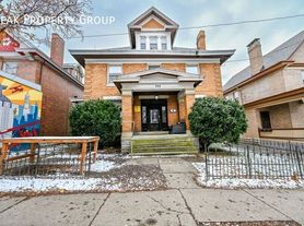 305 W McMillan St, Cincinnati, OH