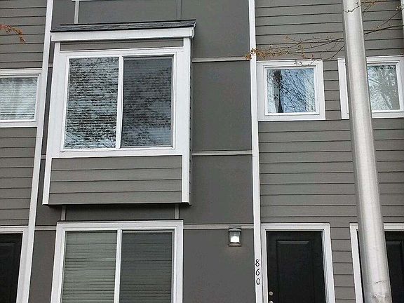 2nd image of 860 SW 173rd Ave