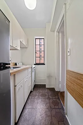 Sold by Akam Sales and Brokerage | media 6