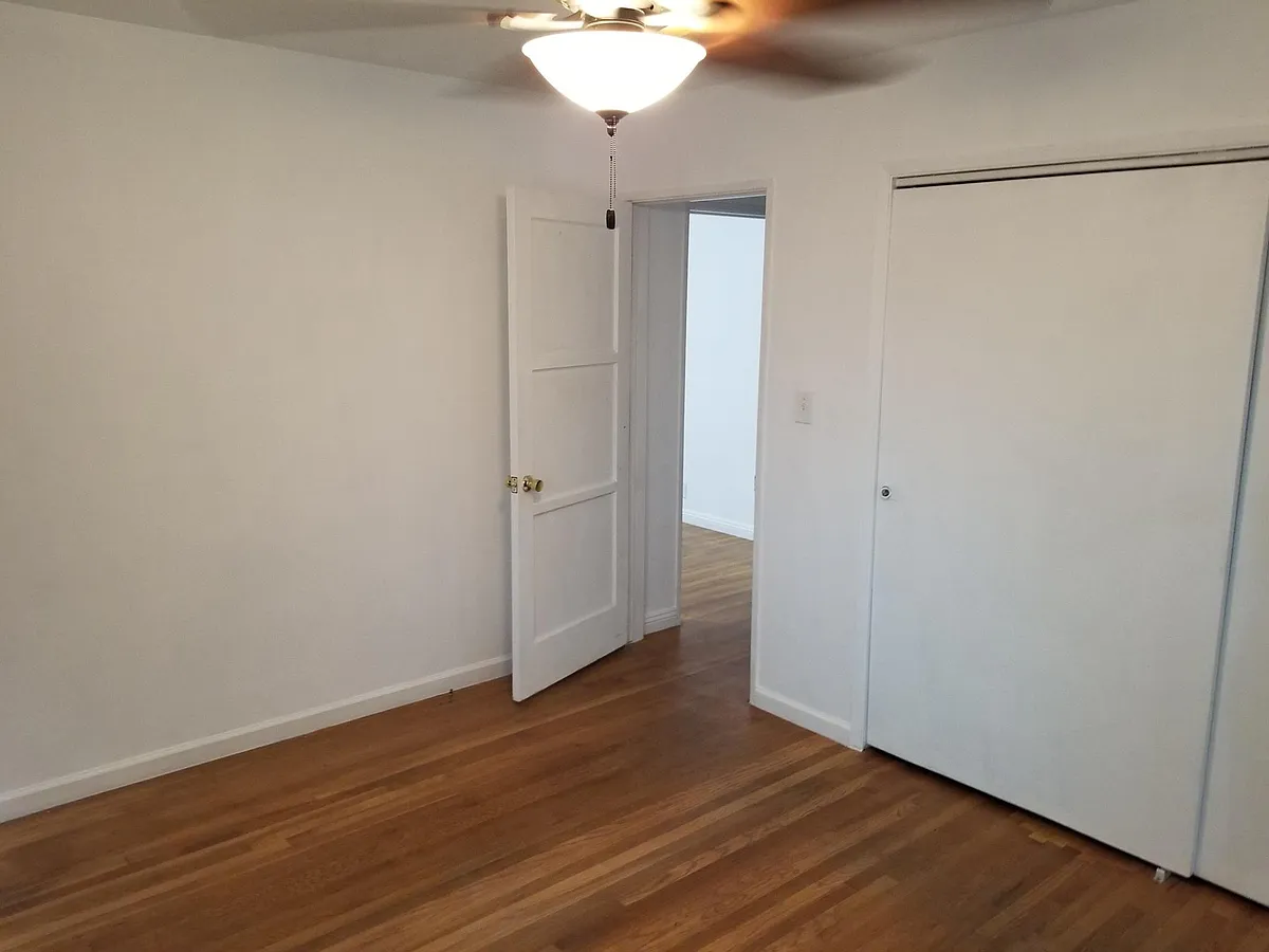 Building Photo - 6042 McKinley Ave