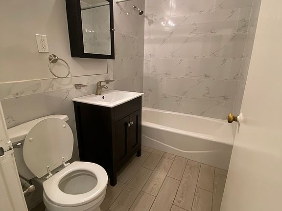 4th image of 3250 Laguna St APT 107