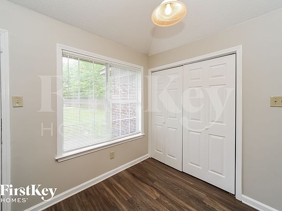 4th image of 4194 Rainey Woods Dr