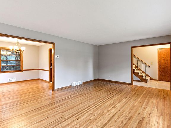 5th image of 4913 Larkspur Ln