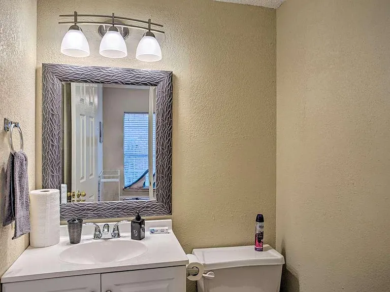 544 Raintree Cir — Photo 15