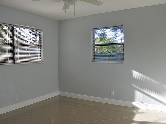 3rd image of 1027 NE 32nd St #2