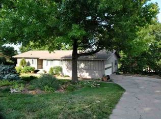 2236 SW Llandovery Ln, Topeka, KS 66614