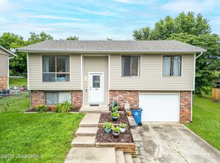 1315 Grandview Dr, Jefferson City, MO 65109