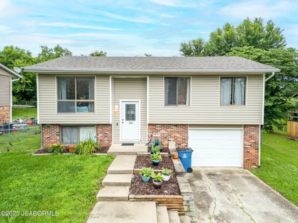 1315 Grandview Dr, Jefferson City, MO 65109
