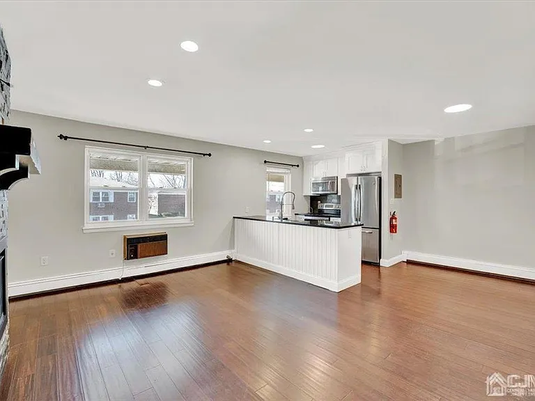 289 Main St #8K — Photo 4