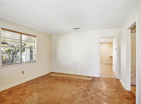 3rd image of 843 Nursery Ave