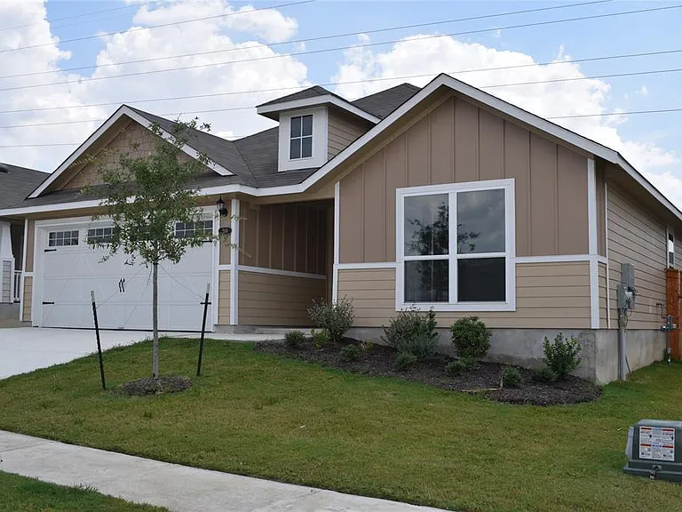208 Shugart St — Photo 2