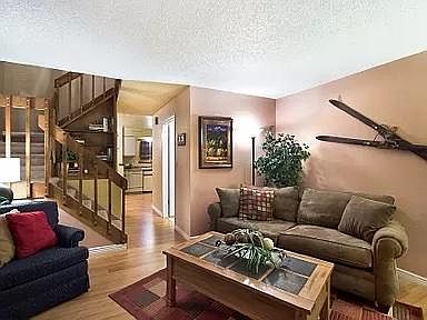 2nd image of 8003 Lexington Park Dr