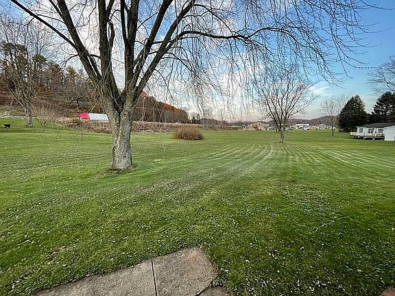 5th image of 63 Harley Ln