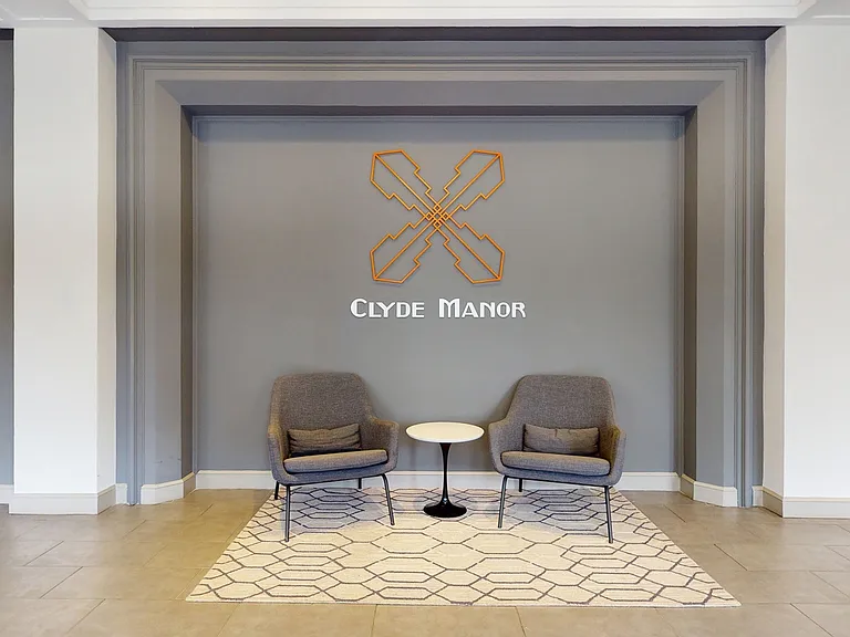 Clyde Manor — Photo 13