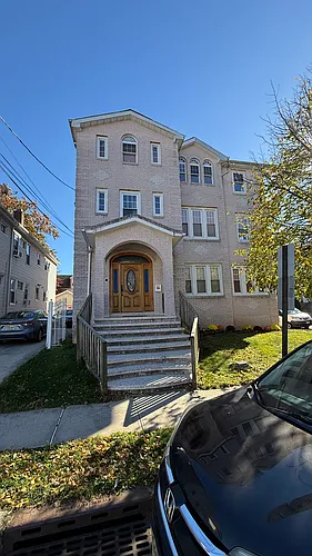 814 Vine St #2 Photo 1