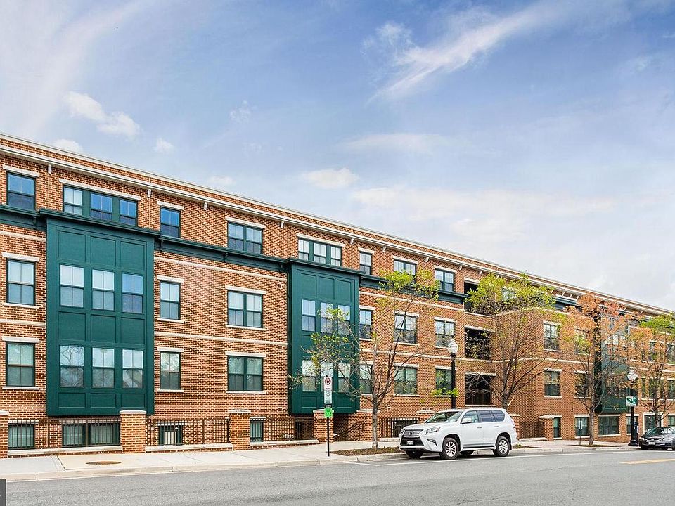1st image of 2101 N Monroe St APT 216