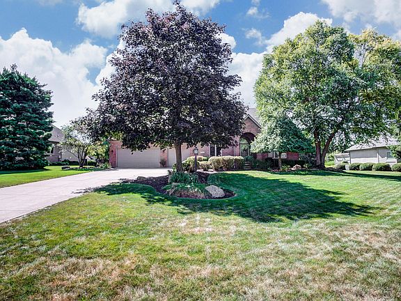 2nd image of 8799 Chateau Dr