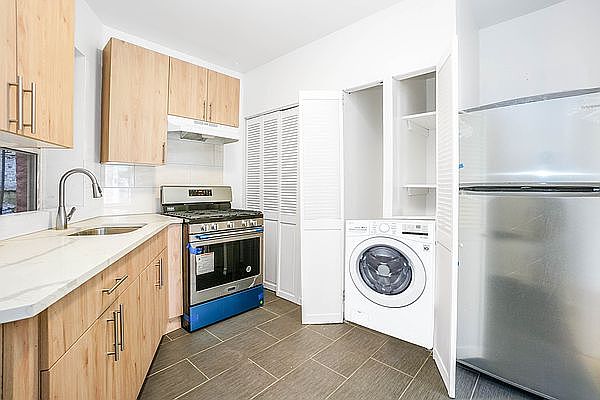 1st image of 282 E 7th St APT 4