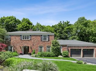 14 Mount Vernon Ct, Livingston, NJ 07039