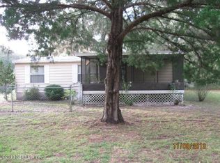 100 Lily Dr, Interlachen, FL 32148