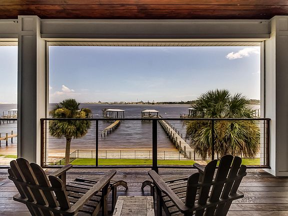 2nd image of 10050 Heckscher Dr